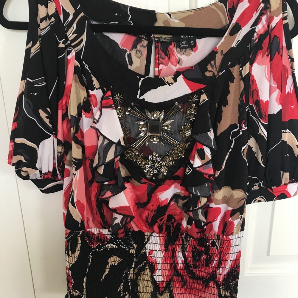 Xoxo cold shoulder top